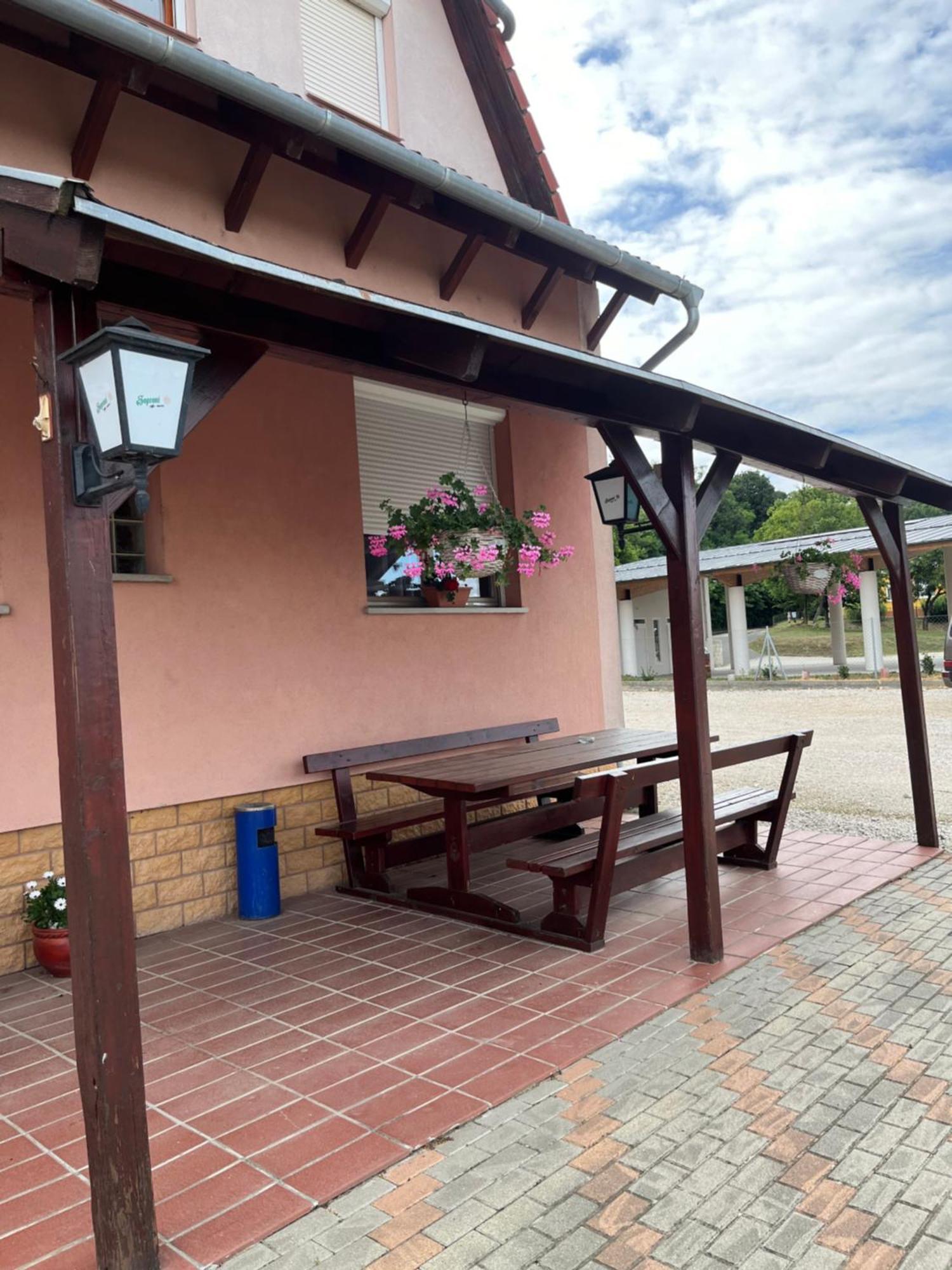 Hangulat Szallo Zalaszentbalazs Ngoại thất bức ảnh